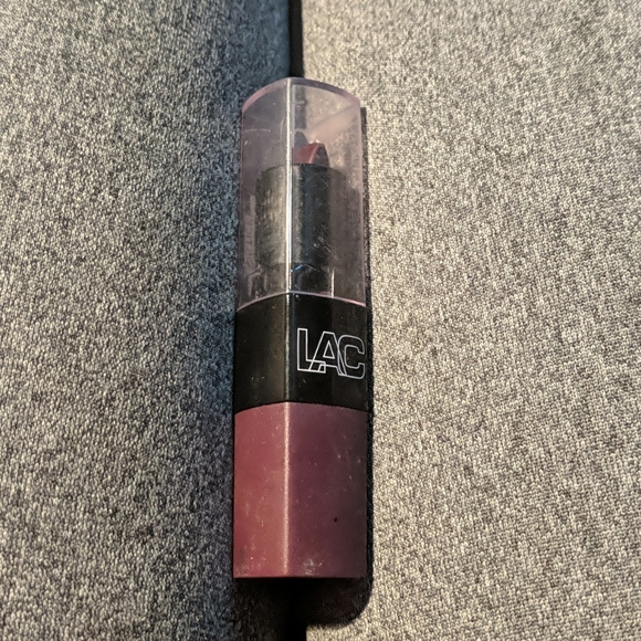 Lipstick - Picture 2 of 9